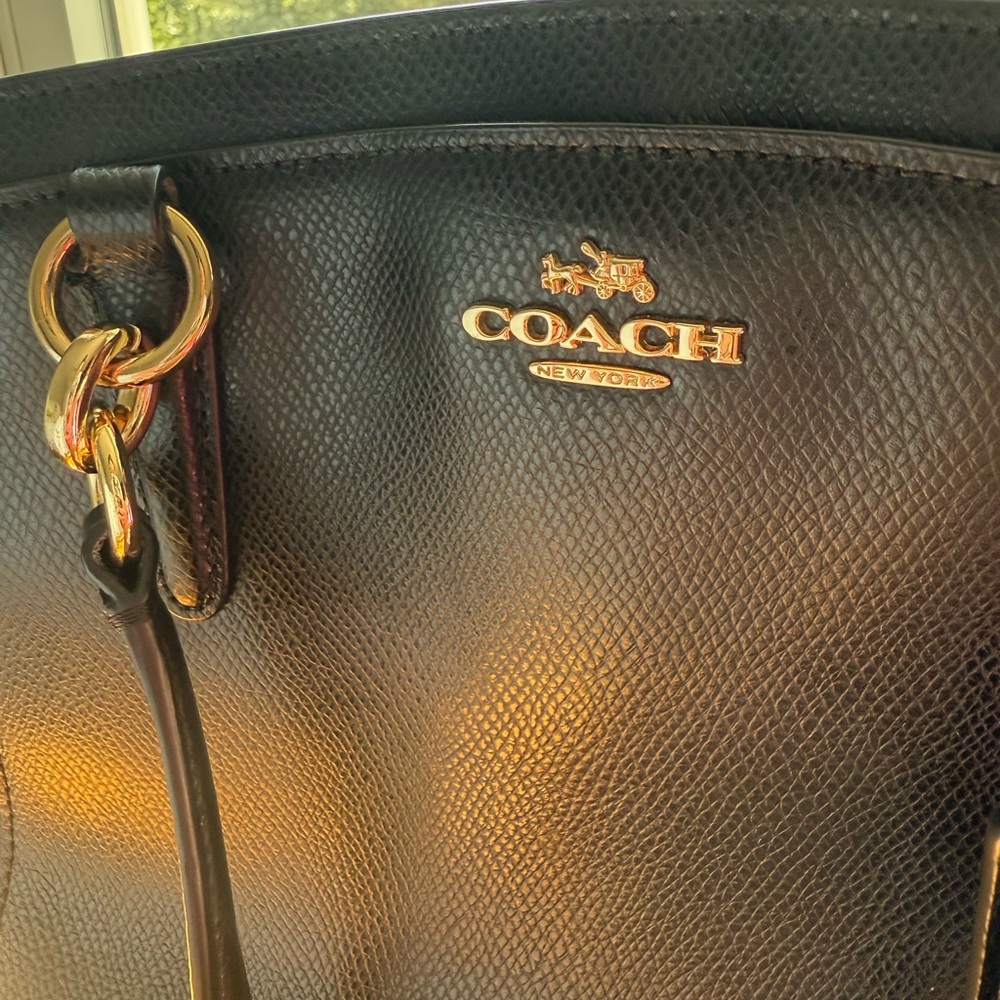 Coach Minetta Black Leather Handbag (with strap and dust bag) - Picture 3 of 12